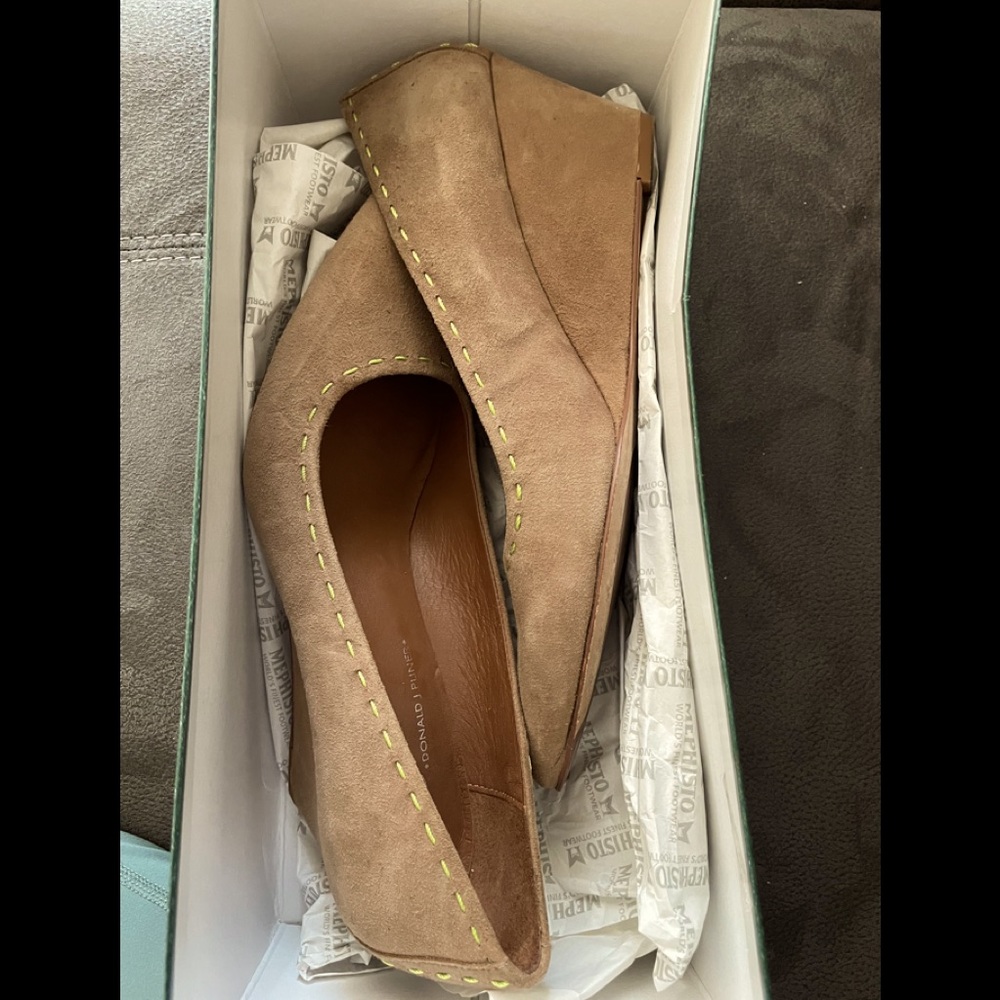 Donald J Pliner wedge shoes